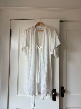 Vintage White Trimmed and Sequin Robe and Slip Set